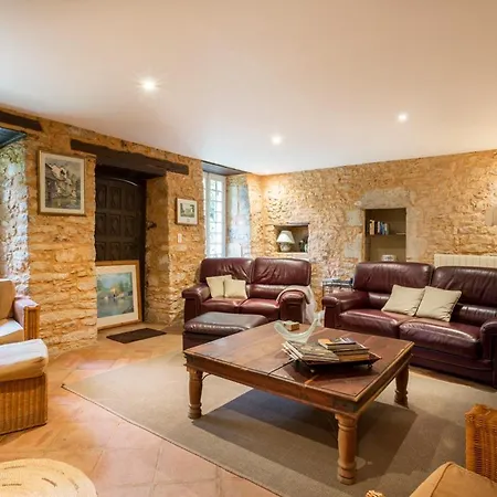 Villa Sleeps 6 Pool Wifi