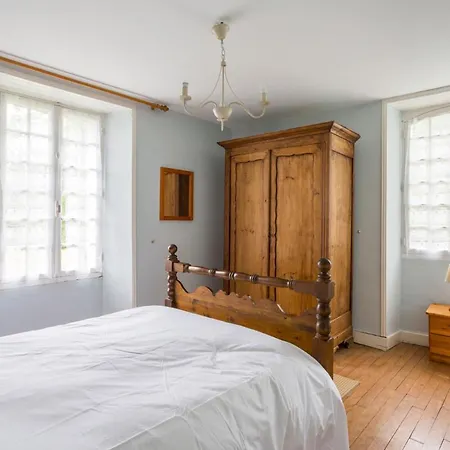 Sleeps 6 Pool Wifi Villa