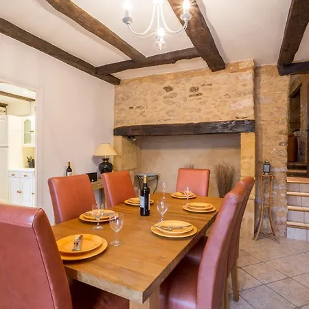 Sleeps 6 Pool Wifi Villa